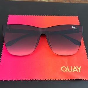Quay ‘Come Thru’ Sunglasses